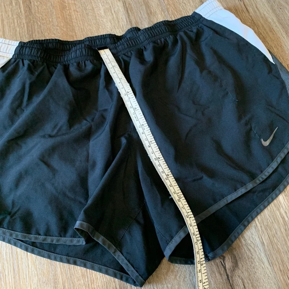 Nike *slight snag